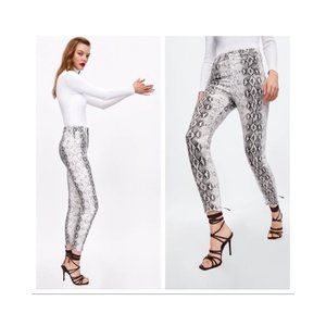 Zara Snakeskin Jeans 4 Black White High Waist Fray Hem